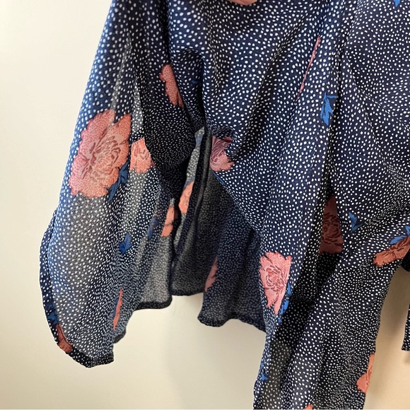 NWT Bobeau Flutter Sleeve Faux Wrap Blouse - Picture 7 of 15